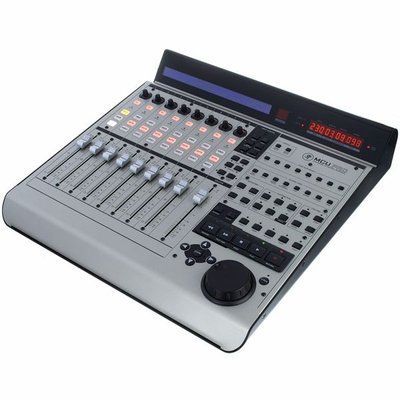 DAW контролер Mackie Control Universal Pro 0001235 фото