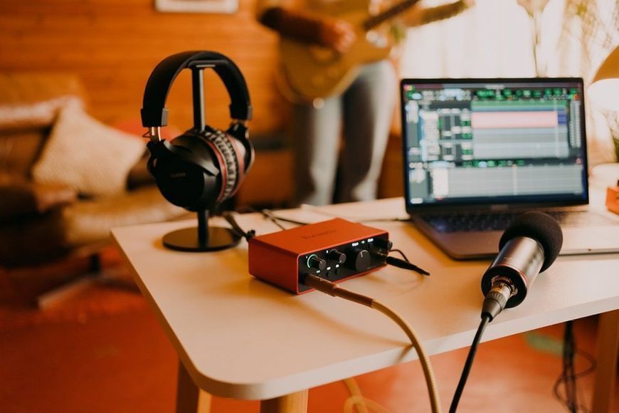 Комплект для звукозапису Focusrite Scarlett Solo Studio 4th Gen 01050485 фото