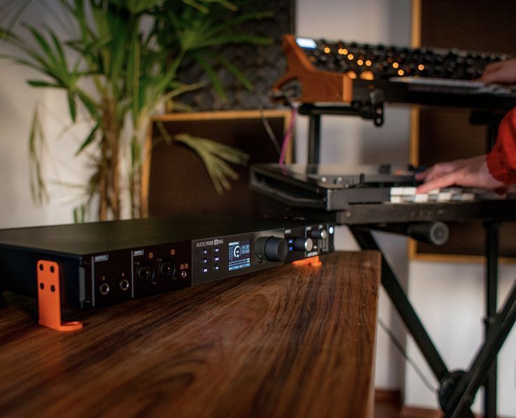 USB аудиоинтерфейс Arturia AudioFuse 16Rig 0024100 фото