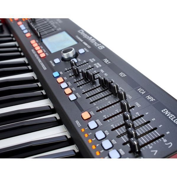Синтезатор Behringer DeepMind 6 0332101 фото