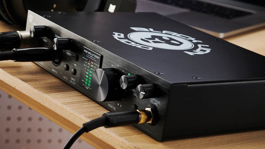 USB аудиоинтерфейс Black Lion Audio Revolution 2x2 88502111 фото