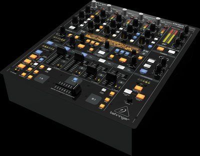 Микшерный пульт Behringer DJ DIGITAL PRO MIXER DDM4000 81 фото