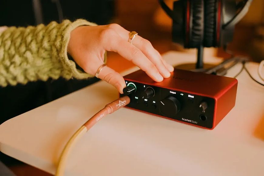 Аудіоінтерфейс Focusrite Scarlett Solo 4th Gen 2093866074 фото