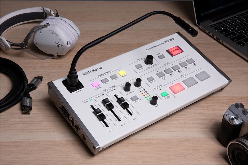 Видеомикшер Roland VR-1HD 77809000 фото